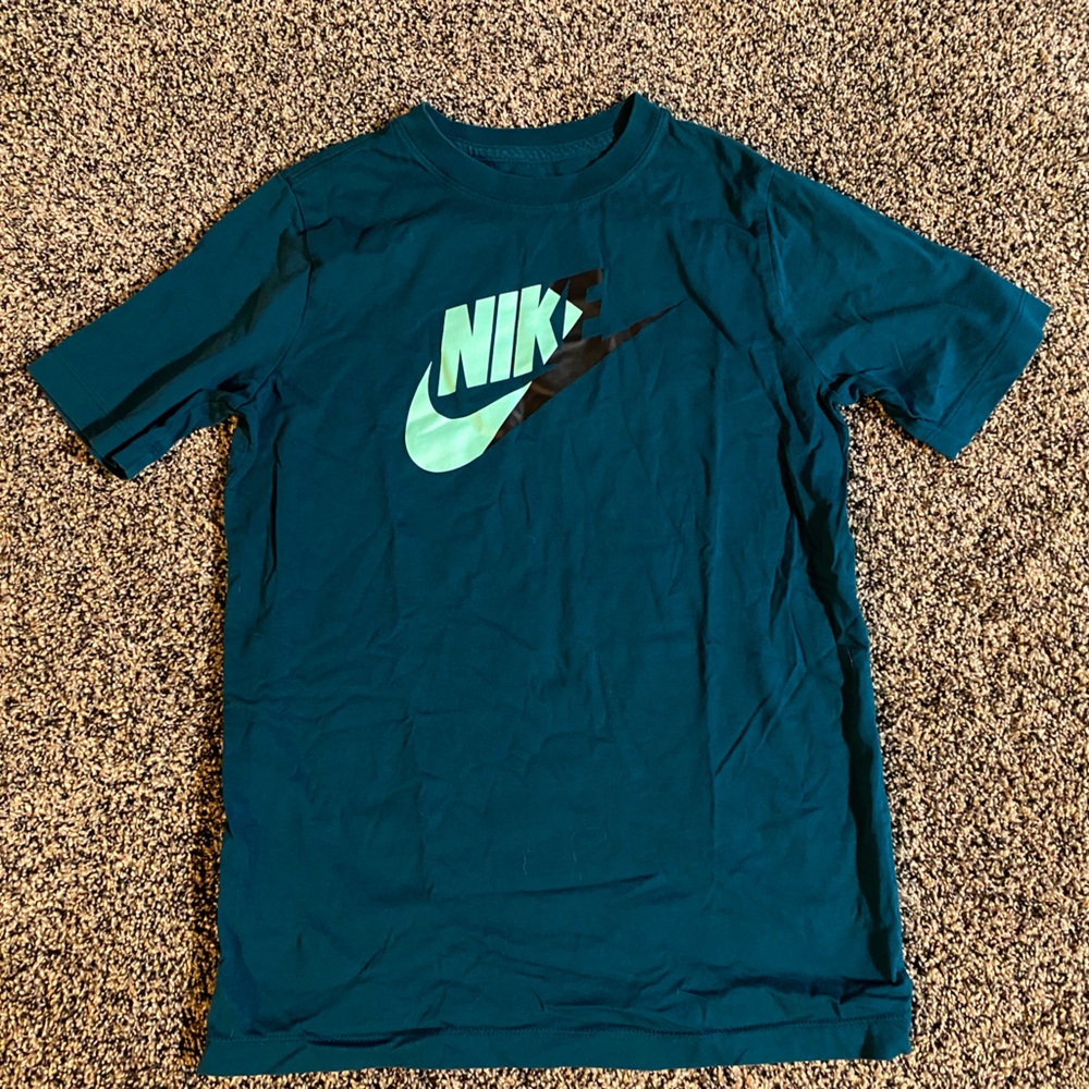 Boys Nike tshirt size xl